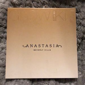 Anastasia Beverly Hills Sundipped Glow Kit